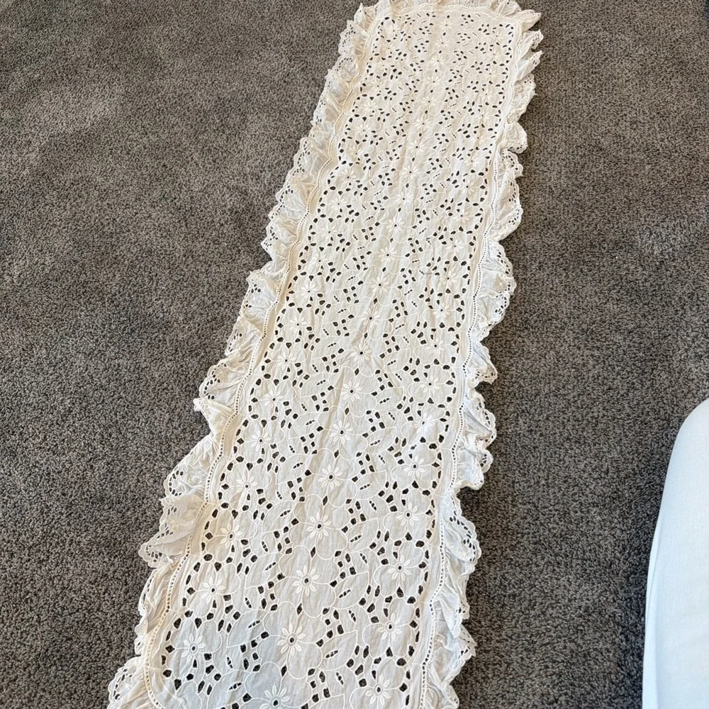 Vintage White Cotton Dresser Scarf Doily Embroidered Floral Lace Trim 14
